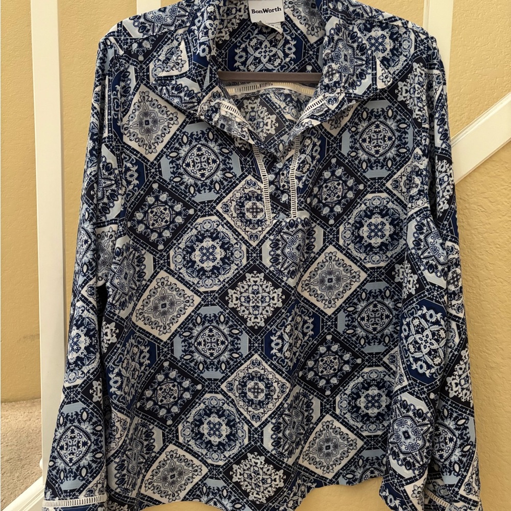 BonWort Blue and White Mosaic Print Top